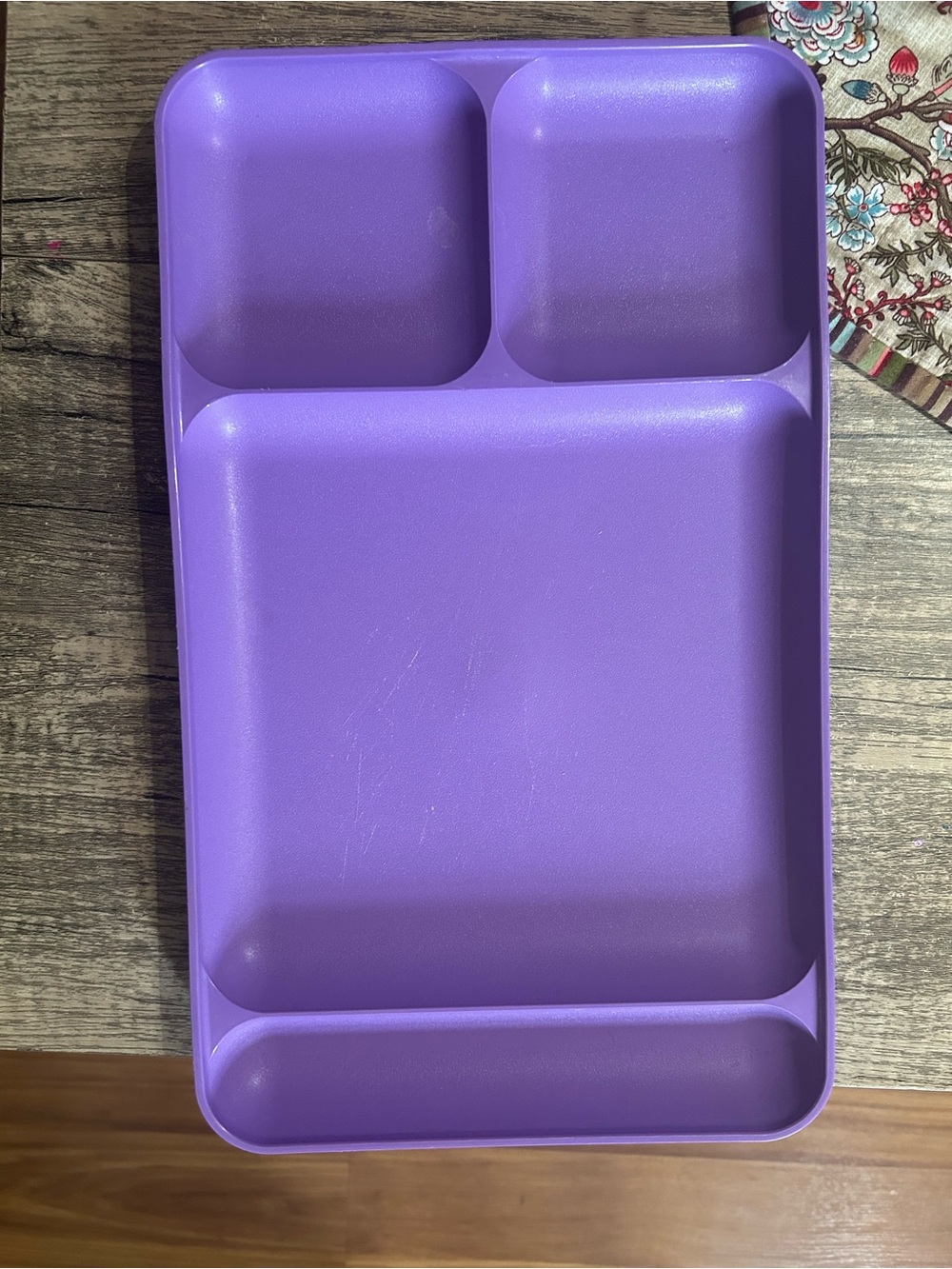2 Tupperware serving tray